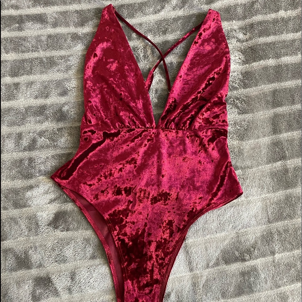 ❤️ Forever 21 Velvet Bodysuit